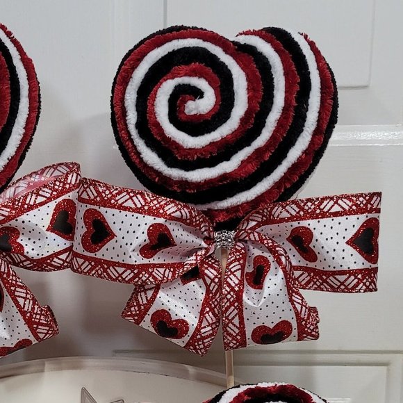 Decorative Velvety Yarn Dark Red Black & White Heart Lollipop w Red Heart Bow #2 - Picture 1 of 3